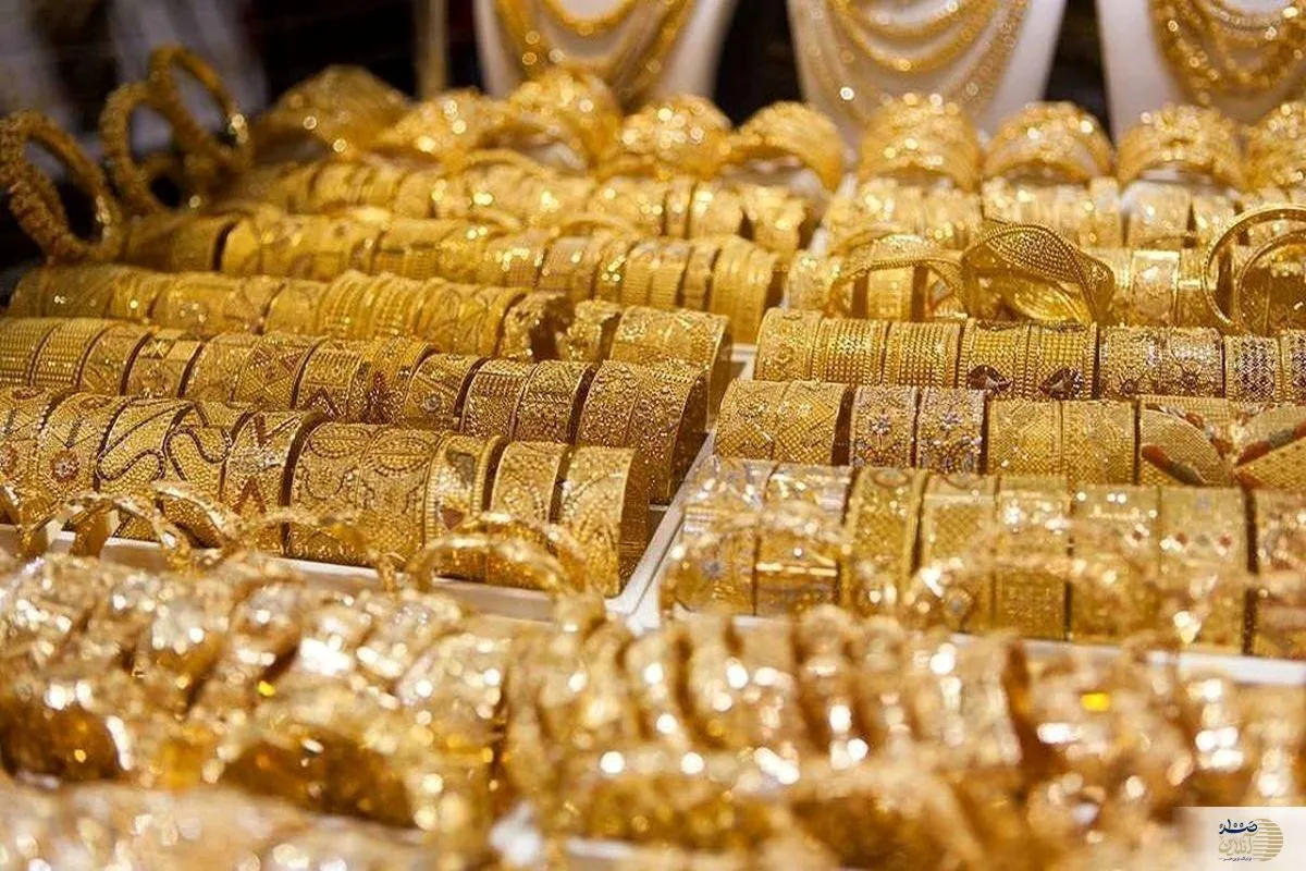ویدیو/ سرقت طلا توسط زوج میانسال