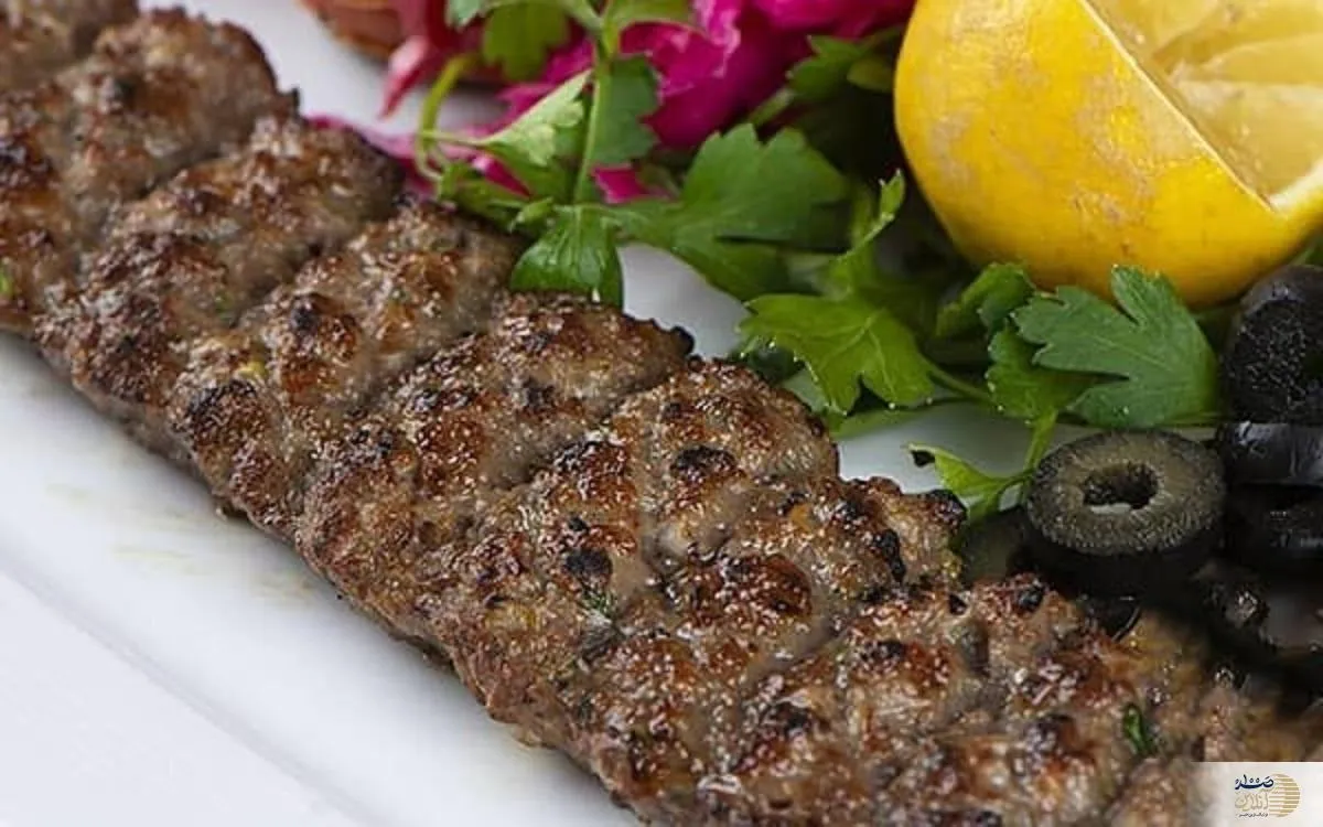 در این روزهای گرم از خوردن این غذاها دست بکشید