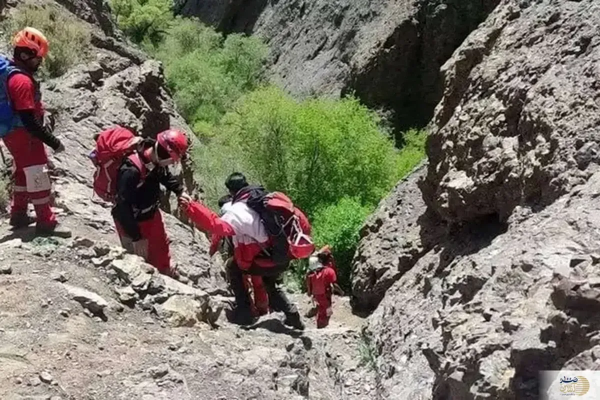 اعلام مفقودی گروه ۲۵ نفره گردشگران در الموت شرقی/ ۲ تیم امدادی به محل اعزام شدند