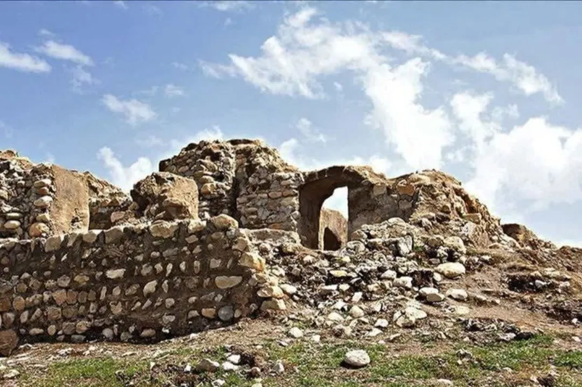 قلعه کوه زاد کجاست ؟