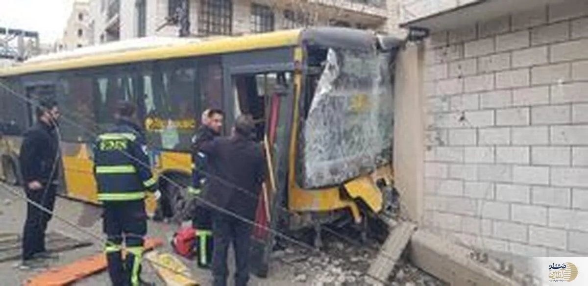 برخورد وحشتناک اتوبوس شرکت واحد با دیوار
