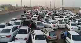 ببینید| صف باورنکردنی خودرو‌ها برای ورود به جزیره قشم!