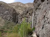 یک آبشار؛ بیخ گوش تهران