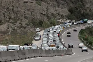 ترافیک سنگین در محورهای شمالی/جاده چالوس یکطرفه شد