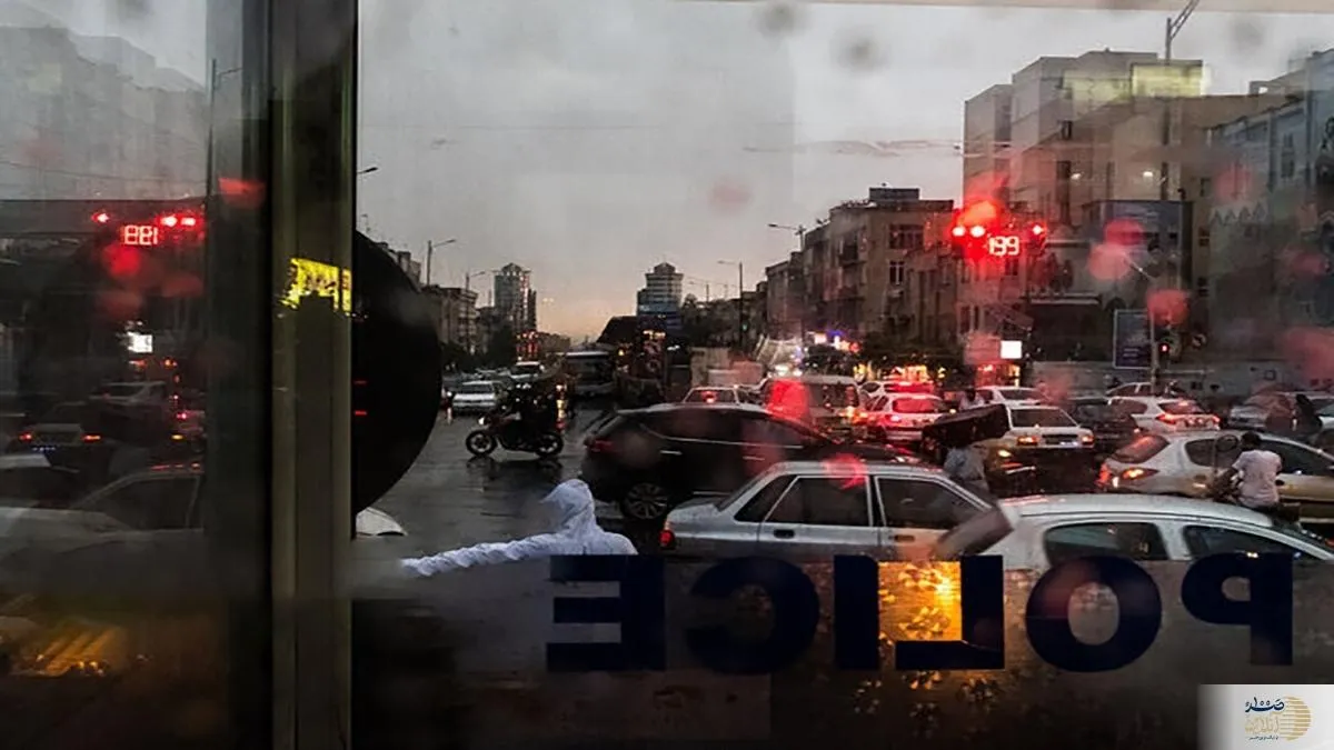 تهرانی ها طی ساعات آینده منتظر بارش باران باشند