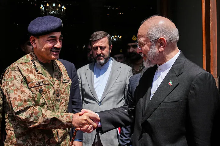 فرمانده ارتش پاکستان در تهران/ آیا این بار صلح به نتیجه می‌رسد؟