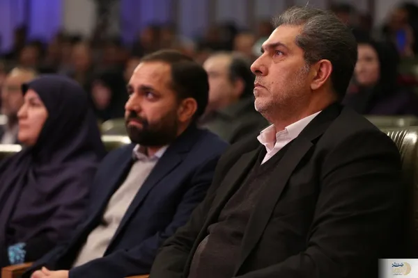 نشست تشکل&zwnj;های مردمی شهر تهران که با شعار تشکل&zwnj;های مردمی، حامی شهر تهران در مرکز پژوهش&zwnj;های مجلس