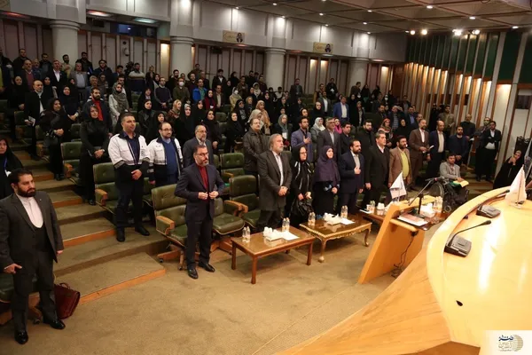 نشست تشکل&zwnj;های مردمی شهر تهران که با شعار تشکل&zwnj;های مردمی، حامی شهر تهران در مرکز پژوهش&zwnj;های مجلس