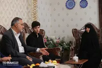 دیدار شهردار تهران با خانواده شهید دارابی در نخستین روز از بهار 