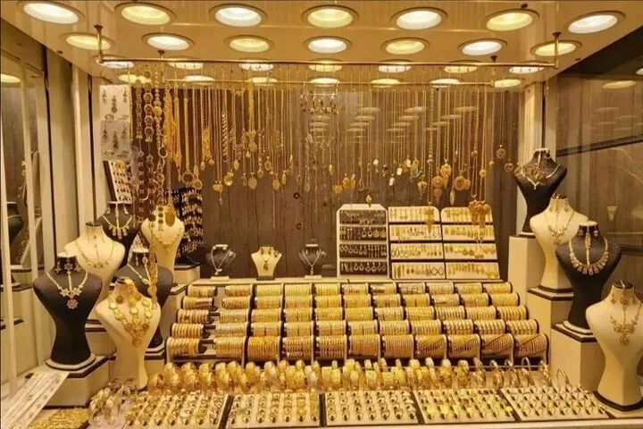 افزایش قیمت طلا امروز پنجشنبه ۲ مهر؛ سکه به مرز ۲۴۰ میلیون تومان رسید