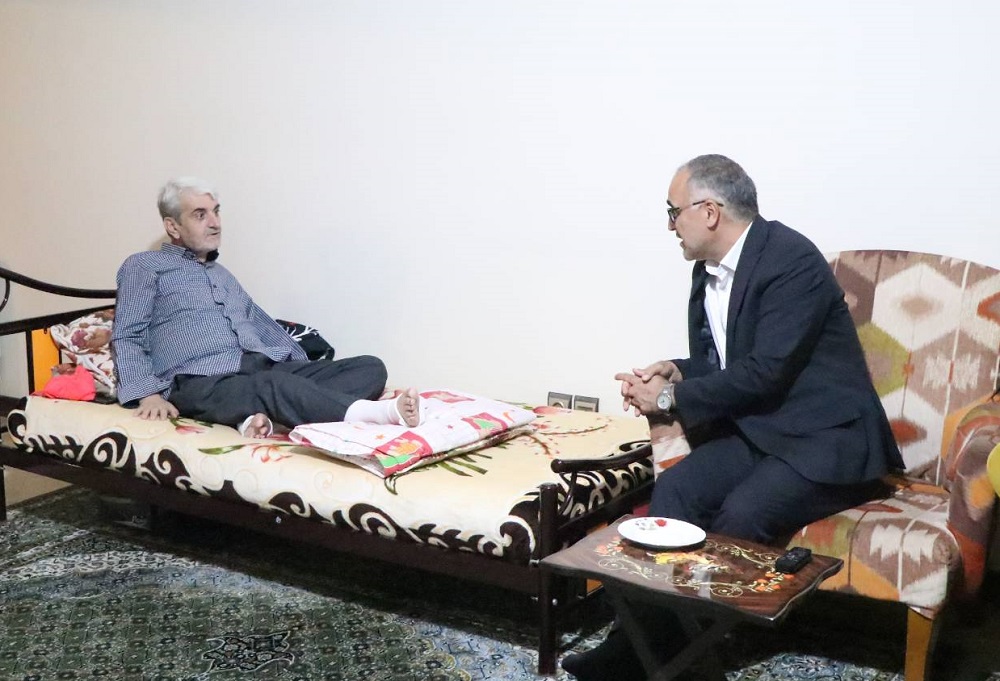 تأکید مدیرعامل صندوق بازنشستگی کشوری بر تکریم ایثارگران؛ دیدار با جانباز سرافراز بازنشسته ذوبآهن اصفهان تأکید مدیرعامل صندوق بازنشستگی کشوری بر تکریم ایثارگران؛ دیدار با جانباز سرافراز بازنشسته ذوبآهن اصفهان