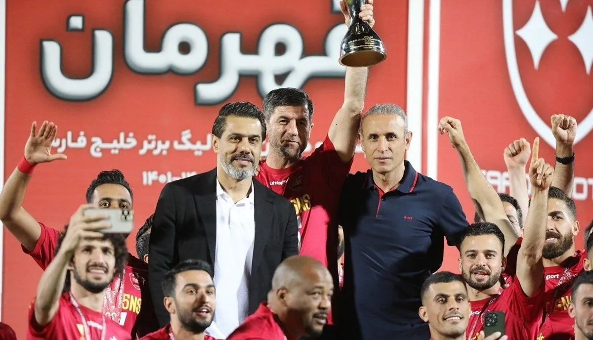 رونمایی از بمب افکن جدید یحیی در پرسپولیس