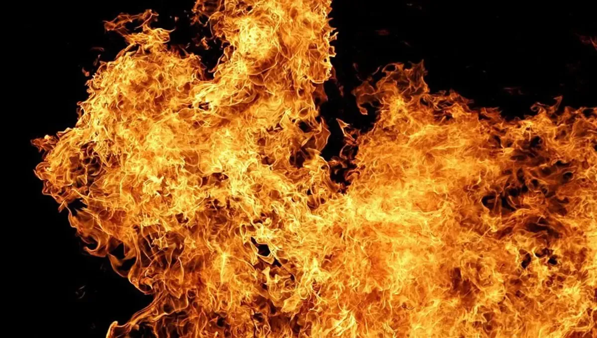 حریق در واحد مسکونی خیابان سهروردی/ ۵ تن قربانی دودگرفتگی شدند