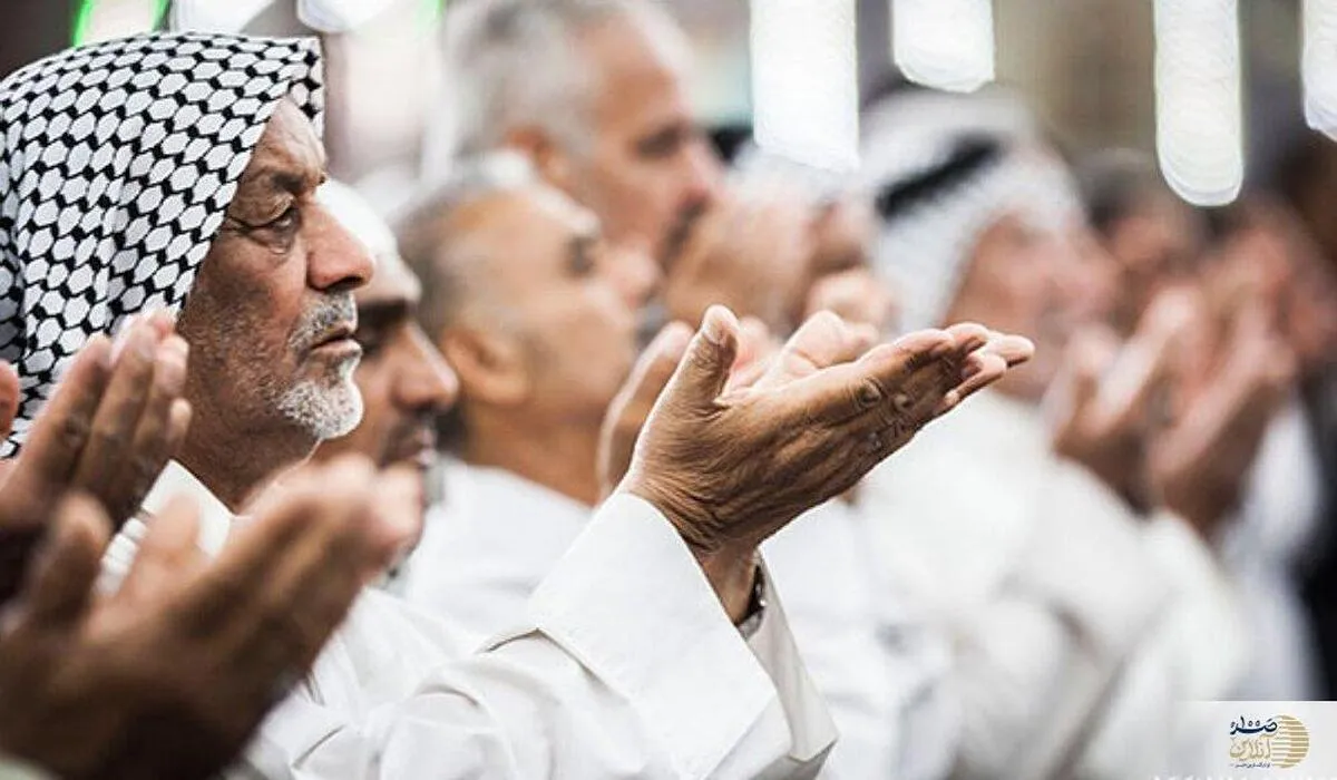 آیا می‌توان در قنوت نماز به فارسی دعا کرد؟ + پاسخ روشن مرجع عالیقدر