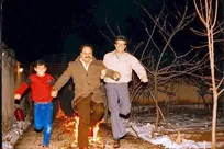 قابِ خاطره‌انگیزِ اکبر عبدی و محمدرضا شجریان در شبِ آتش‌بازی!/ وقتی «هنر» و «طنز» در چهارشنبه‌سوری به هم می‌رسند