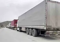 شوک در جاده‌های هرمزگان/ دختربچه ۱۰ ساله پشت فرمان کامیون