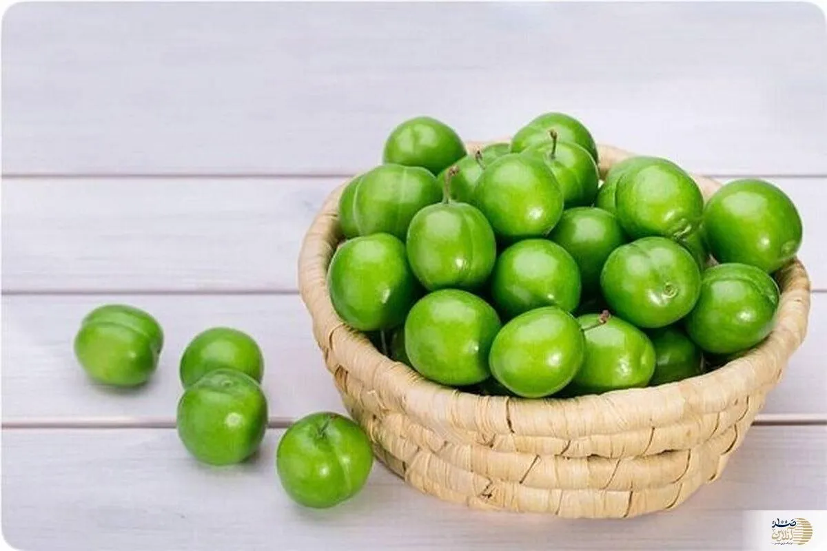 این میوه باعث سوزش معده و ریفلاکس می شود