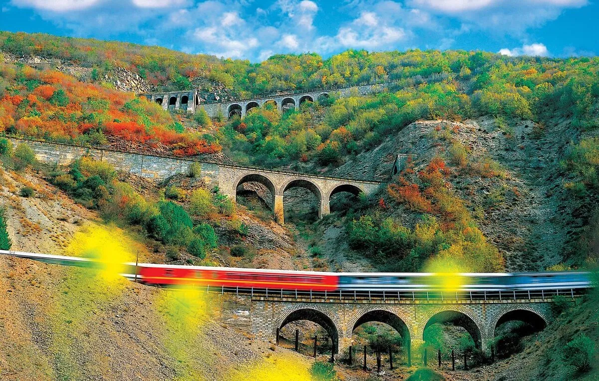 اینجا یک جاده زیبا و متفاوت برای سفر به شمال است