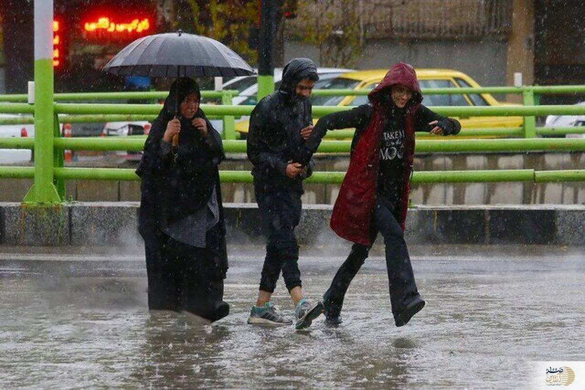 تهرانی منتظر باران باشند